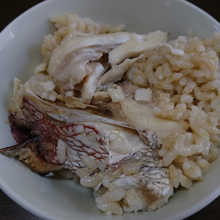 鯛のアラを使った鯛めし